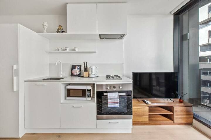 1 bedrooms Apartment / Unit / Flat in 602/7 Claremont Street SOUTH YARRA VIC, 3141