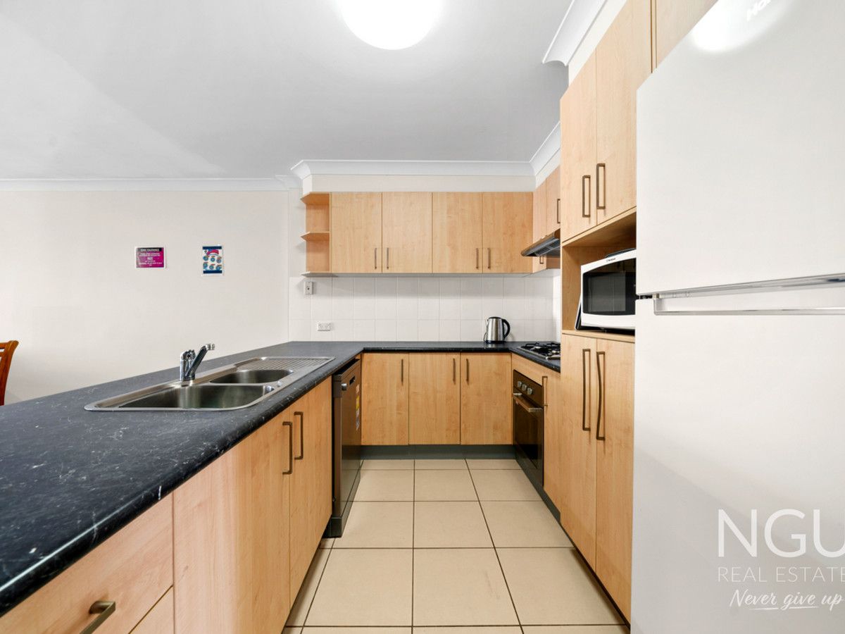2/12 Jack Conway Street, One Mile QLD 4305, Image 2