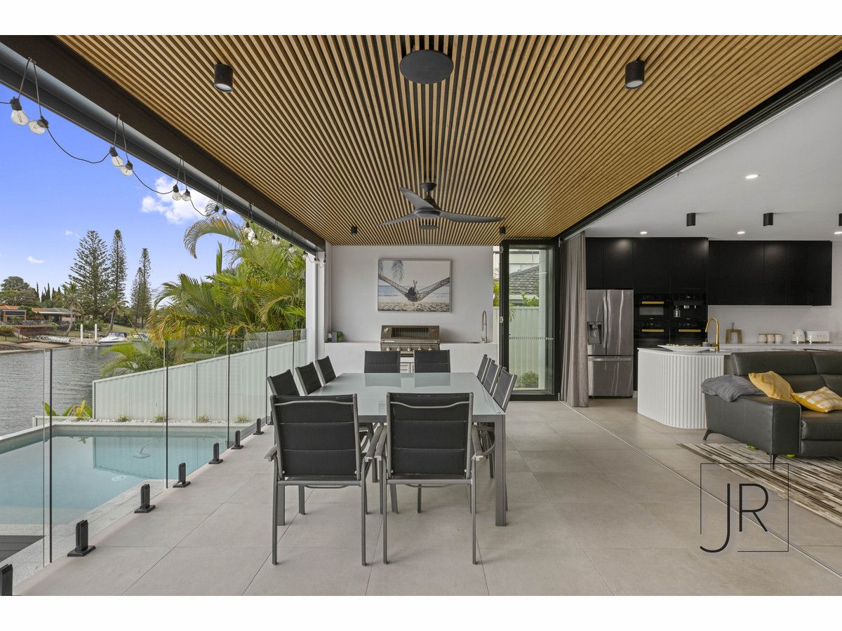 5 bedrooms House in 36a Avanti Street MERMAID WATERS QLD, 4218