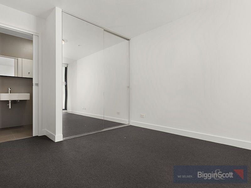 Y118/10-16 Trenerry Crescent, Abbotsford VIC 3067, Image 2