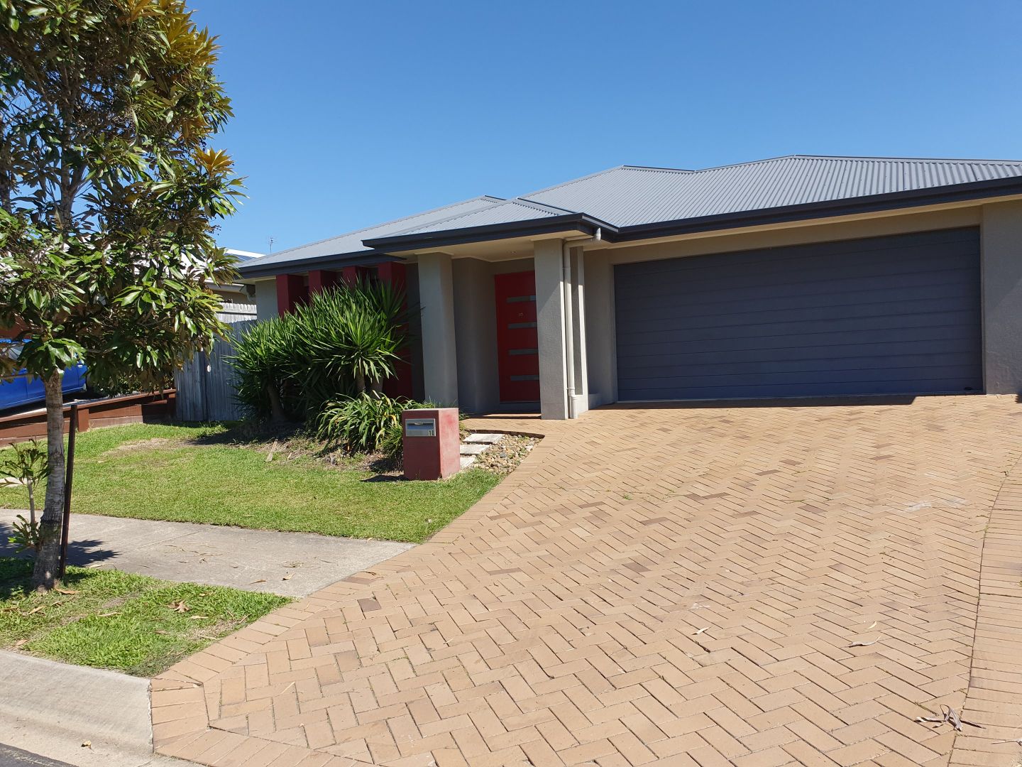 10 Myrtle Place, Mountain Creek Property History & Address Research