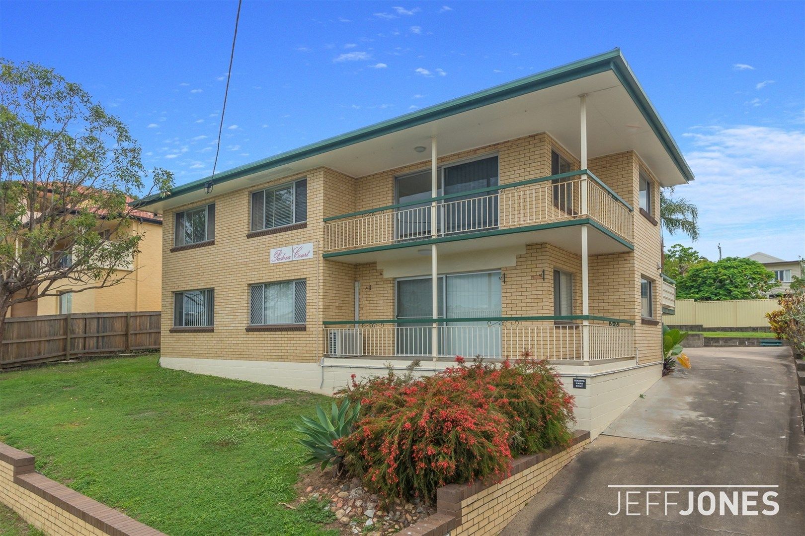 2 bedrooms Apartment / Unit / Flat in 2/35 Wellington Street COORPAROO QLD, 4151
