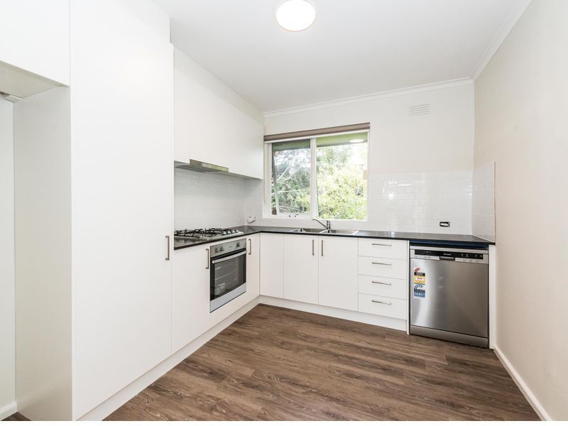 2 bedrooms Apartment / Unit / Flat in 4/694 Inkerman Road CAULFIELD NORTH VIC, 3161