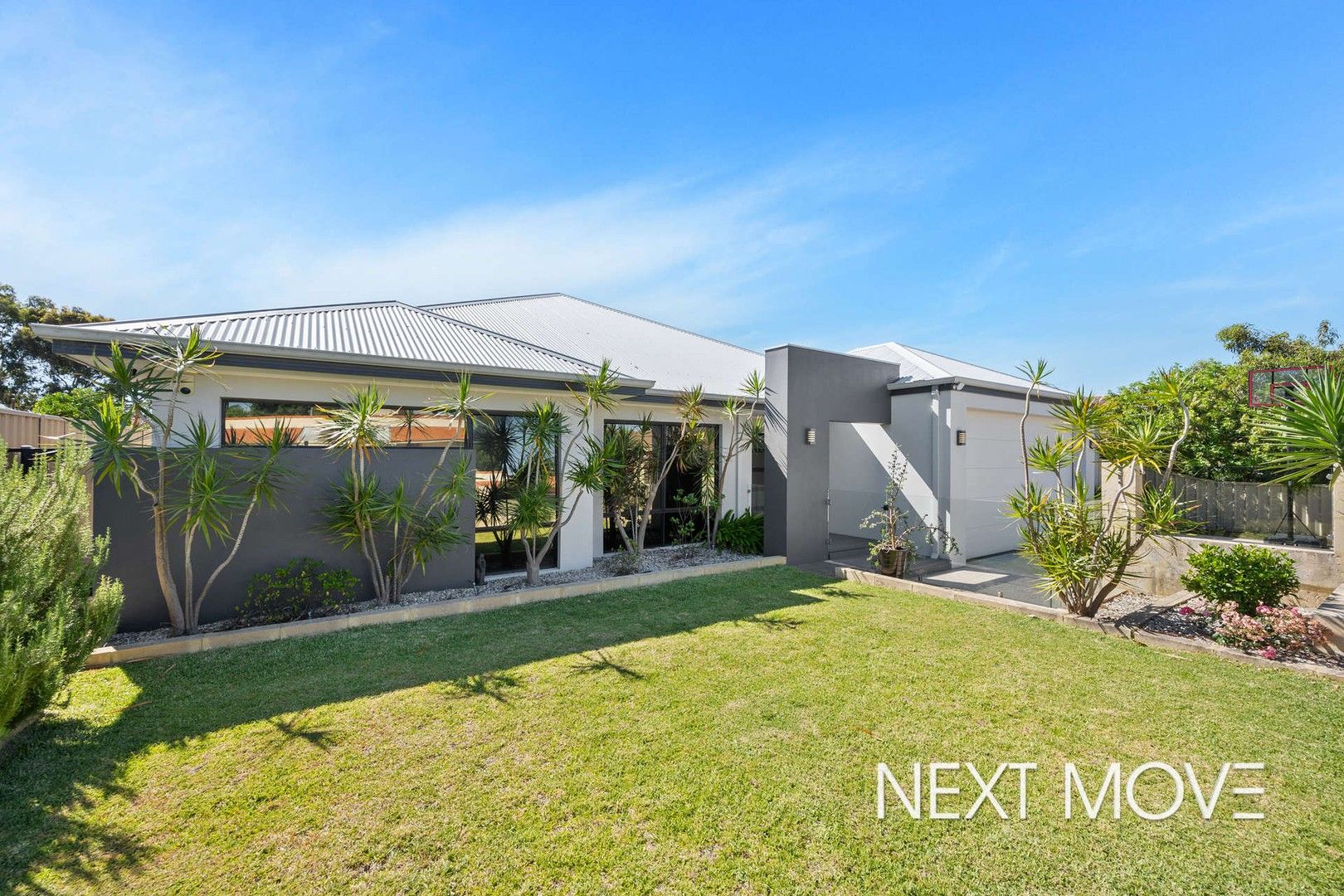 4 bedrooms House in 17 Salacia Mews WILLETTON WA, 6155