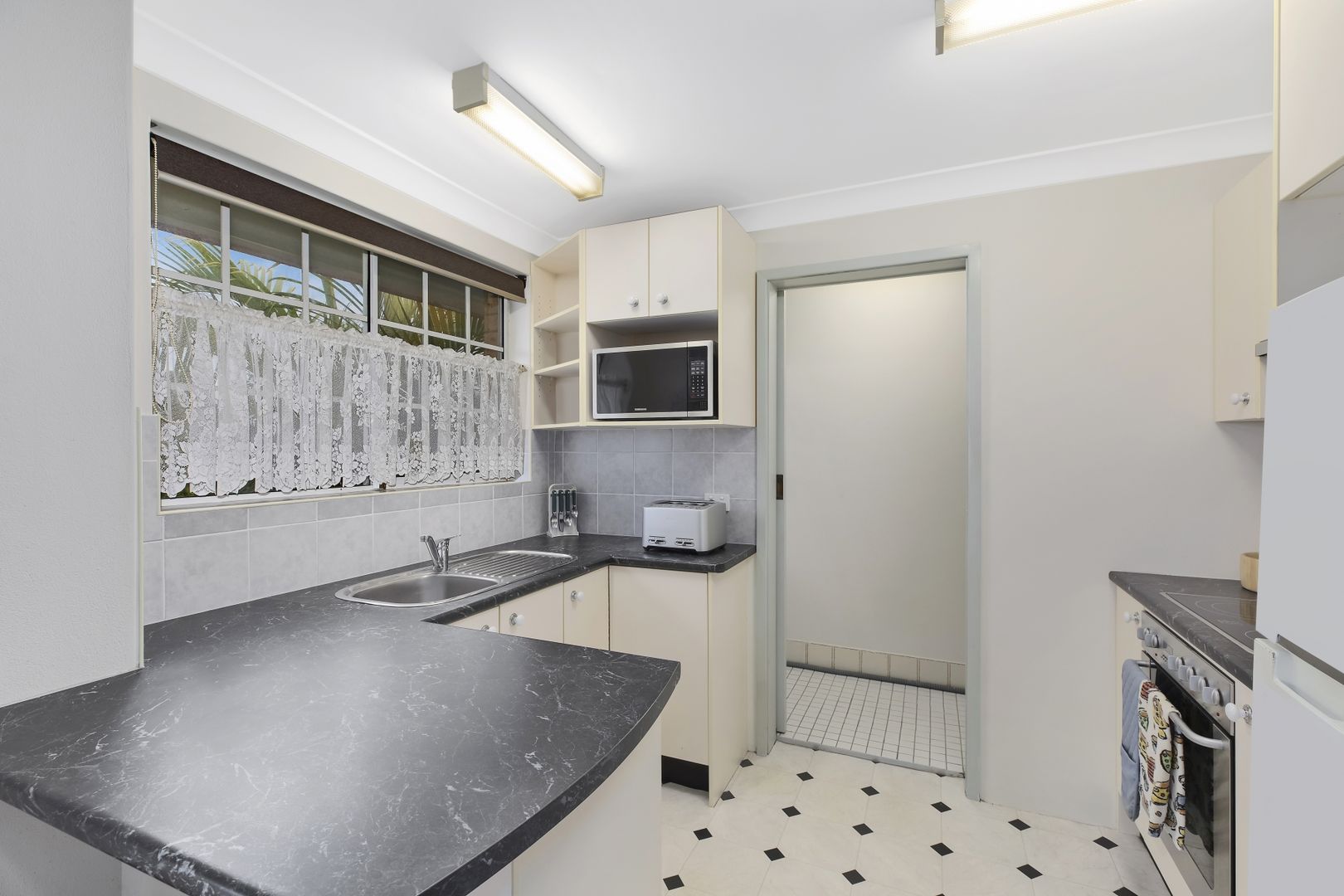 3/39 Paton Street, Woy Woy NSW 2256, Image 2