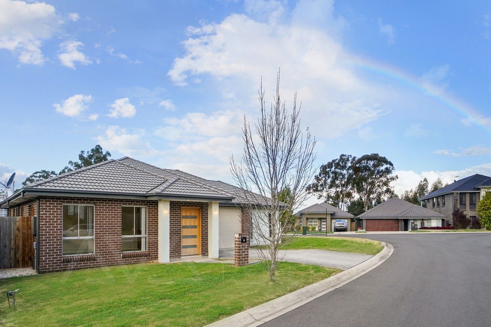 4 bedrooms House in 9 Oakhill Crescent COLEBEE NSW, 2761
