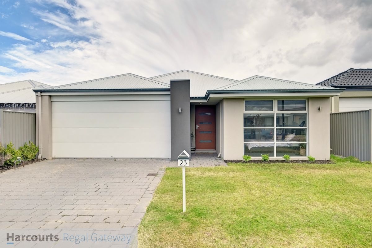 3 bedrooms House in 23 Amadeus Way SUCCESS WA, 6164