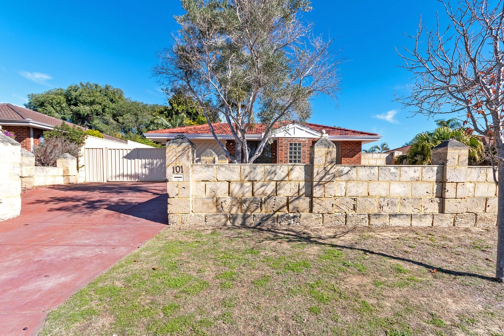 4 bedrooms House in 101 COLDSTREAM CIRCUIT MERRIWA WA, 6030