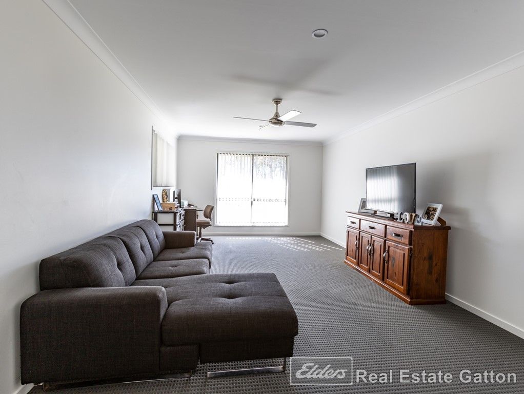 8 Brolga Way, Adare QLD 4343, Image 1