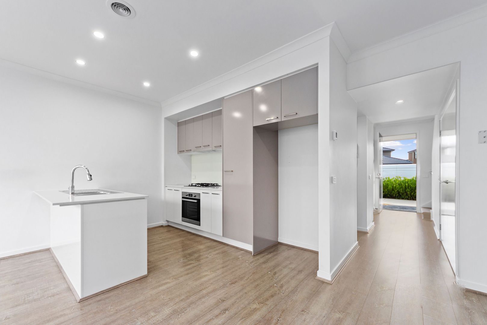 4 bedrooms Townhouse in 82 Flatbush Avenue POINT COOK VIC, 3030