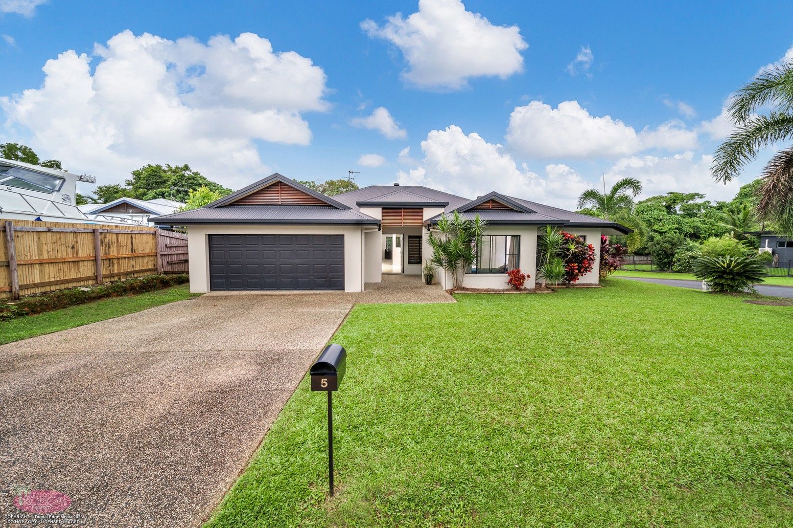 5 Oceanview Dr, Wongaling Beach QLD 4852, Image 1