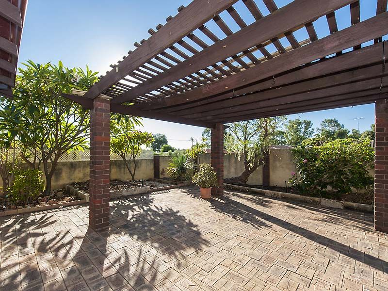 5 Bredhurst Road, Marangaroo WA 6064, Image 2