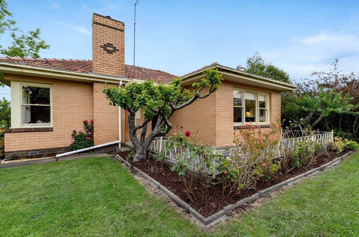 2 bedrooms House in 15 Tennis Street LAKE WENDOUREE VIC, 3350