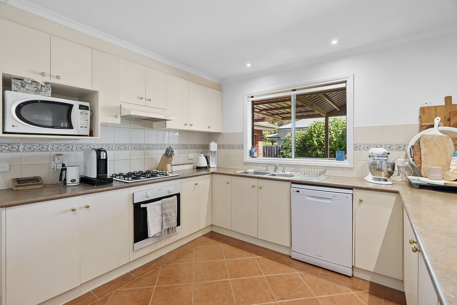 11 Pinelea Grove, Gisborne VIC 3437 House For Rent 650 Domain