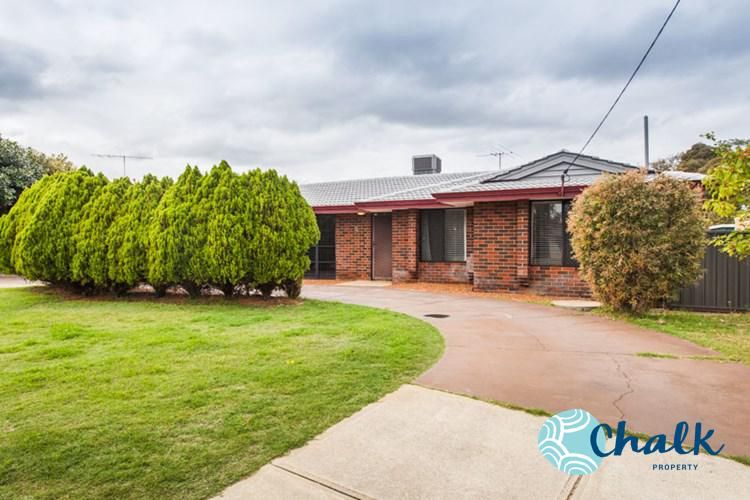 3 bedrooms House in 4 Haselmere Circus ROCKINGHAM WA, 6168