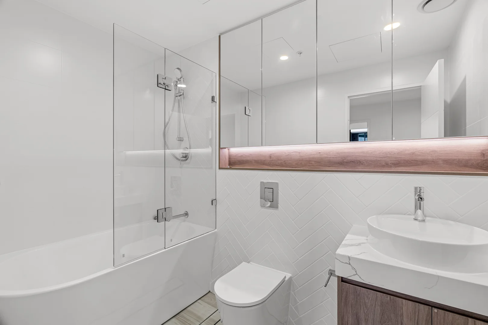 Additional image 5 of E-1805/108 Donnison Street, Gosford NSW 2250