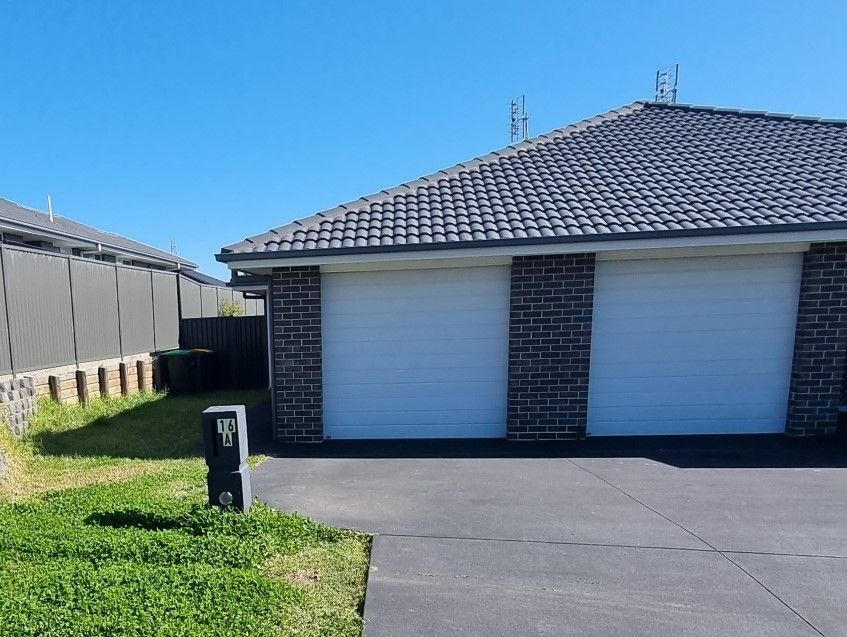 2 bedrooms Apartment / Unit / Flat in 16A Slate Street GILLIESTON HEIGHTS NSW, 2321