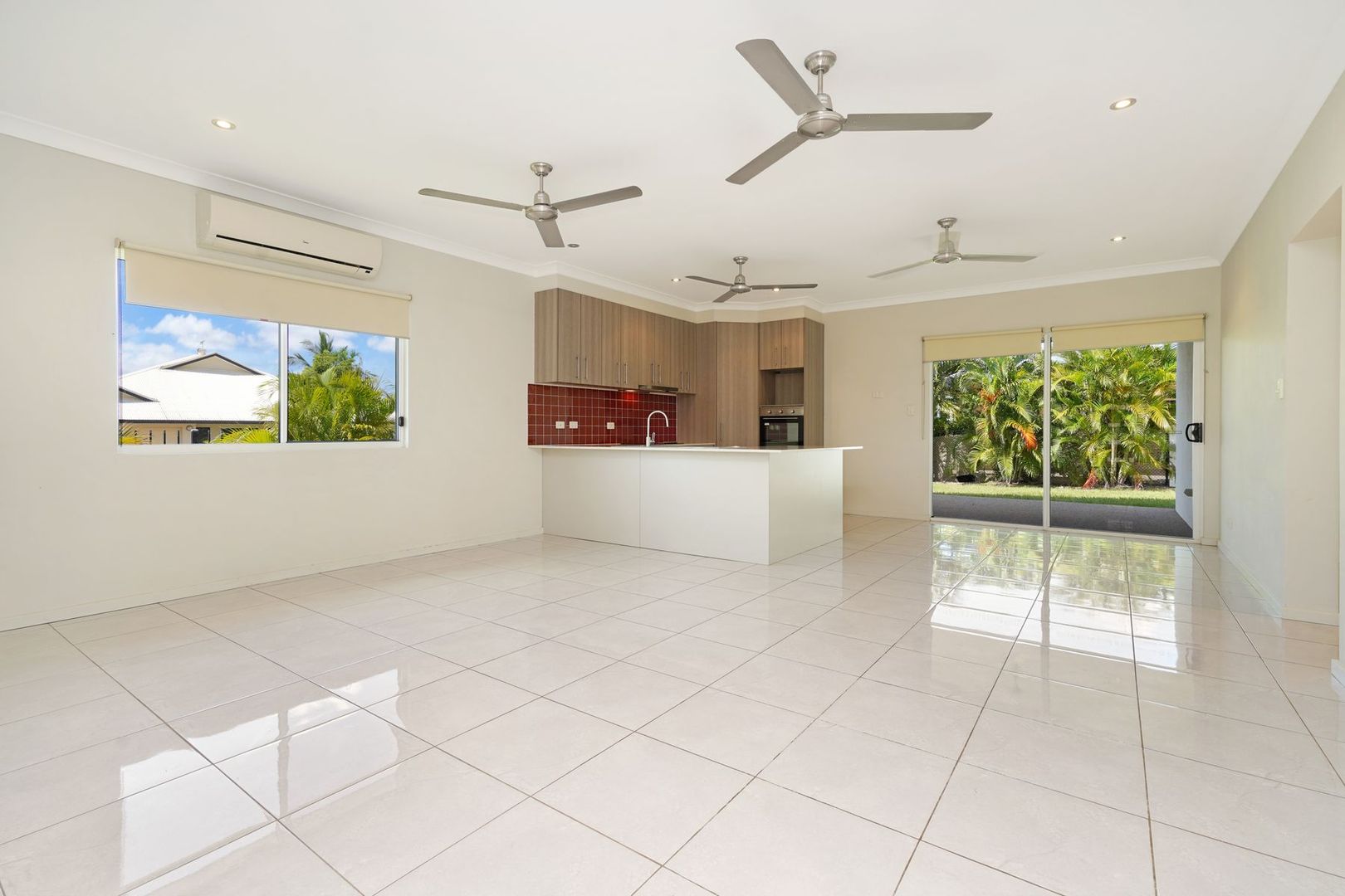 60 Deane Crescent, Rosebery NT 0832, Image 1