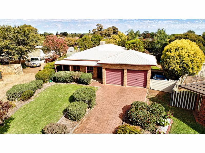 11 Poidevin Place, Dubbo NSW 2830