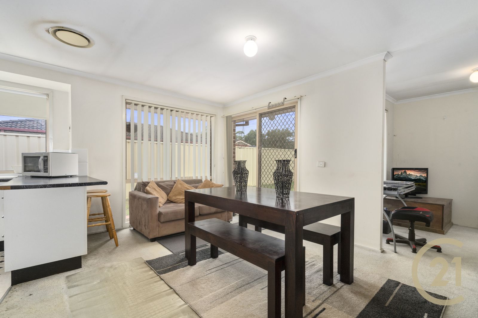 6 Brayton Close, Prestons NSW 2170, Image 2