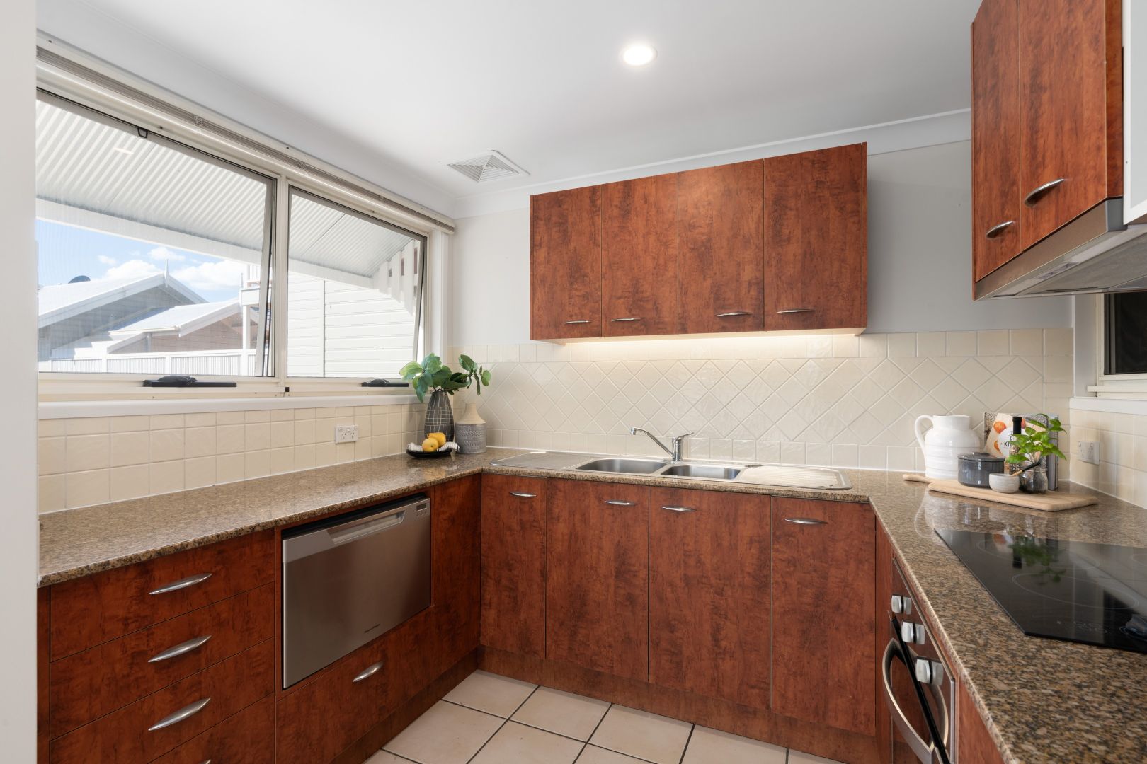 3/24 Parry Street, Bulimba QLD 4171, Image 2