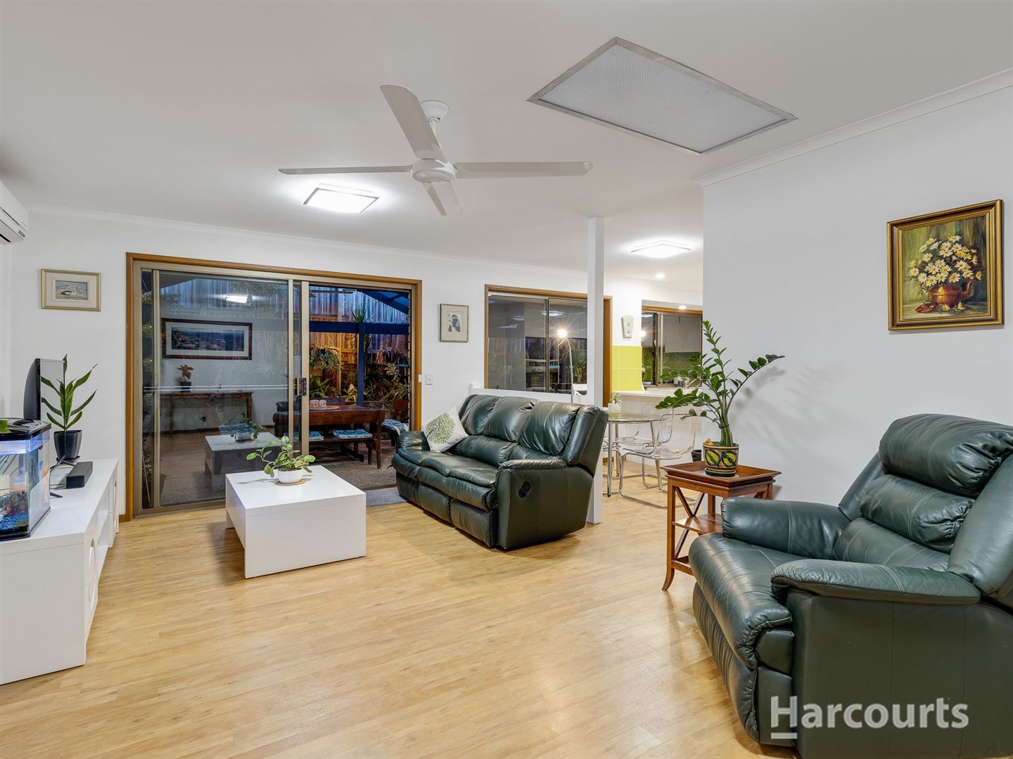 9 Barrine Court, Petrie QLD 4502, Image 2