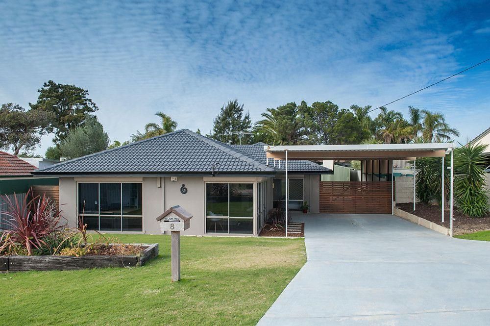 4 bedrooms House in 8 Lagoon Place BELDON WA, 6027