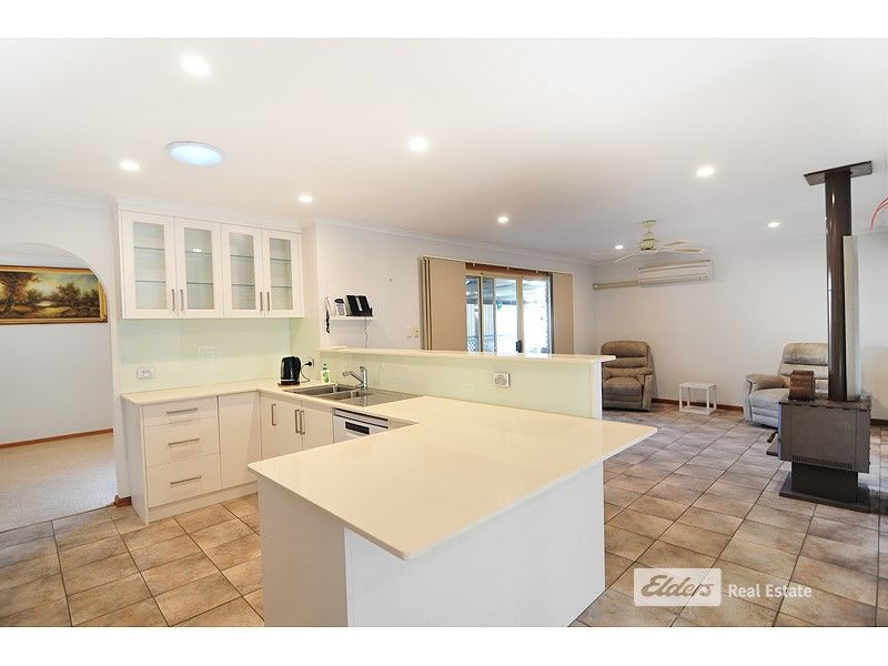 13 Davenport Street, Robe SA 5276, Image 2