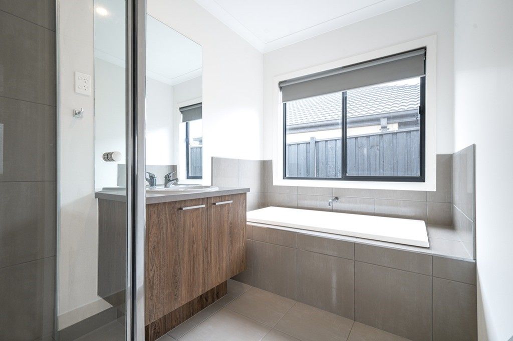 23 Whiteley Street, Mount Duneed VIC 3217 House For Rent Domain