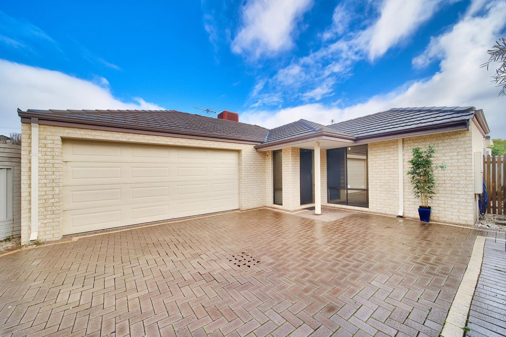 3 bedrooms House in 2/1B Randall Street DIANELLA WA, 6059
