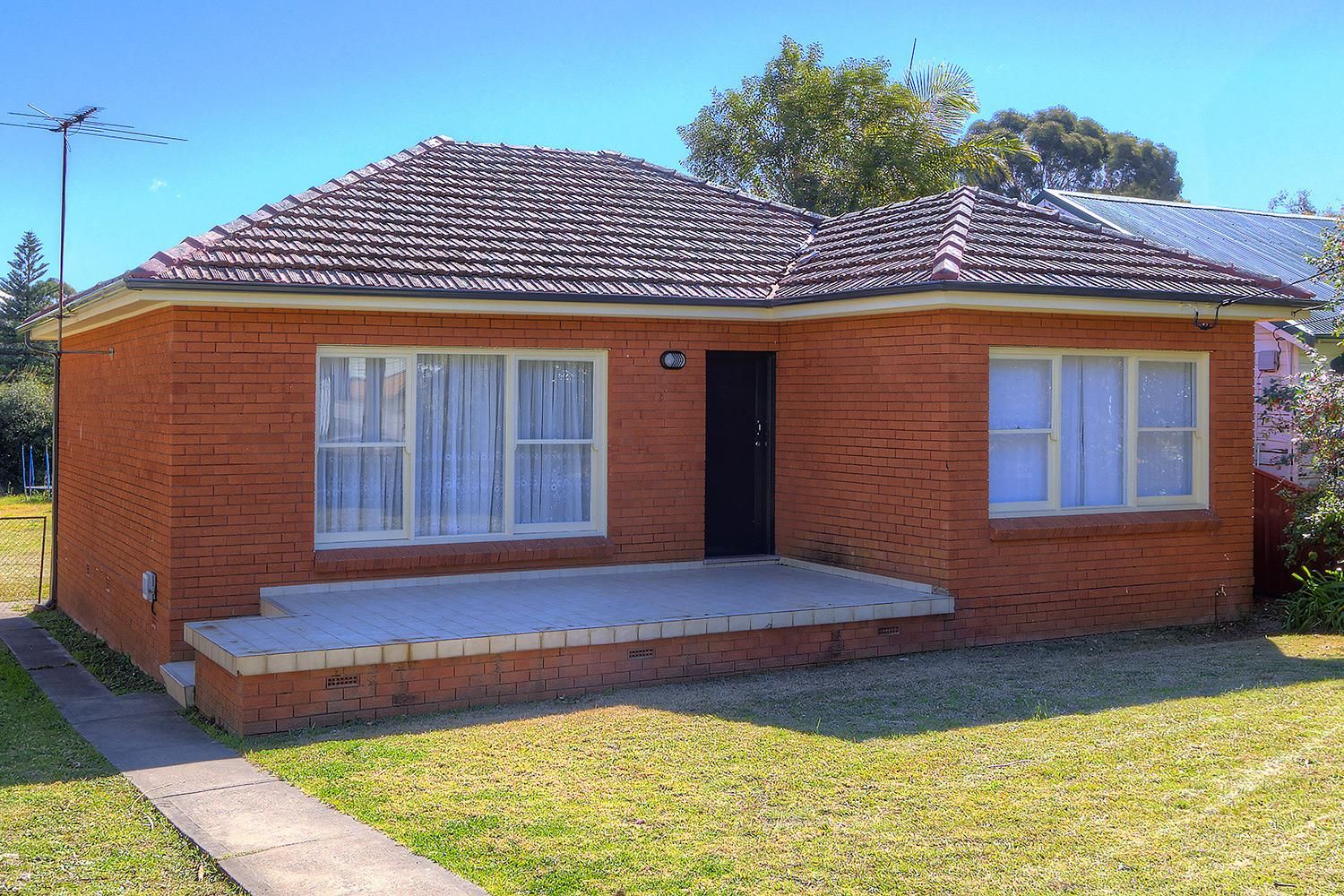 3 bedrooms House in 92 Ballandella Road TOONGABBIE NSW, 2146