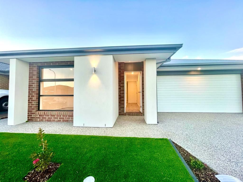 4 bedrooms House in 25 Hirata Boulevard WYNDHAM VALE VIC, 3024