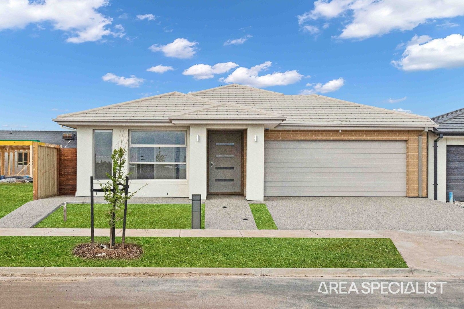 4 bedrooms House in 42 Marigold Drive FRASER RISE VIC, 3336