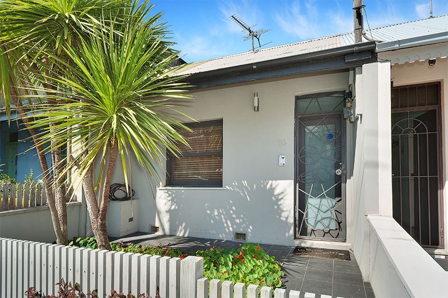 2 bedrooms House in 16 Carlisle Street LEICHHARDT NSW, 2040