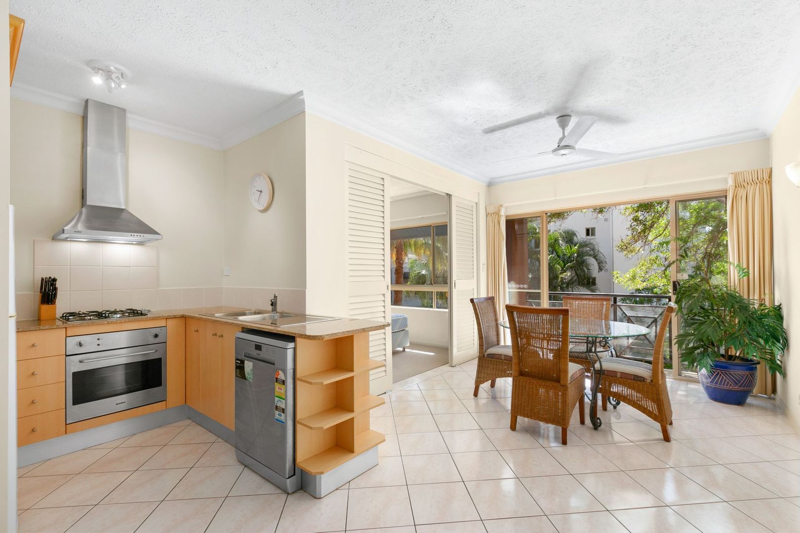 1612/2-10 Greenslopes Street, Cairns North QLD 4870