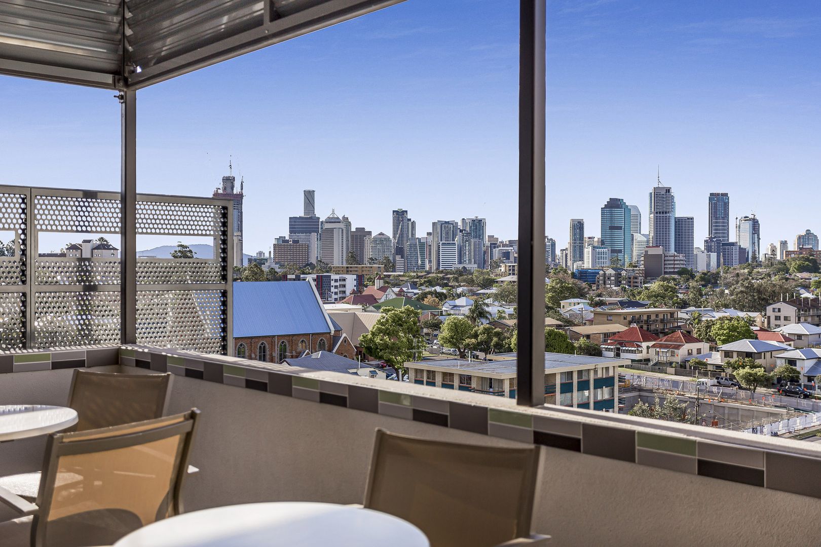 1702/67 Linton Street, Kangaroo Point QLD 4169, Image 2