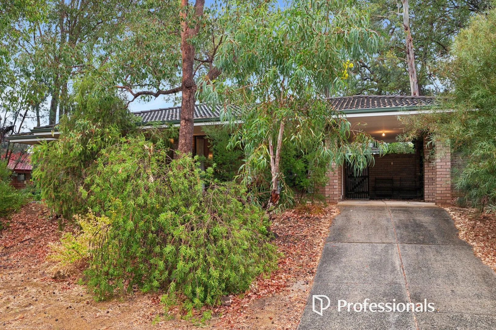 71 Grove Road, Lesmurdie WA 6076
