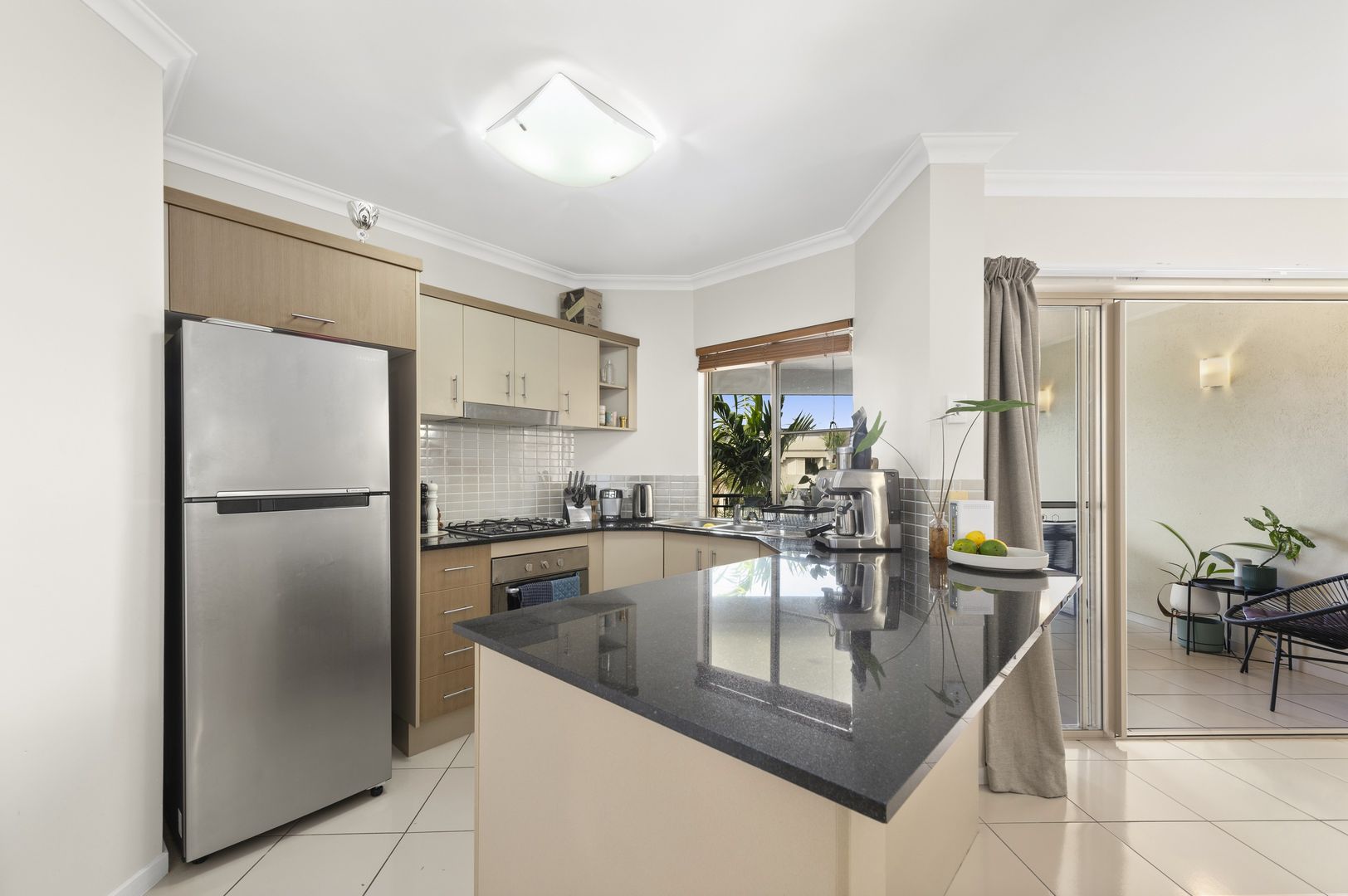 323/12-21 Gregory Street, Westcourt QLD 4870, Image 2