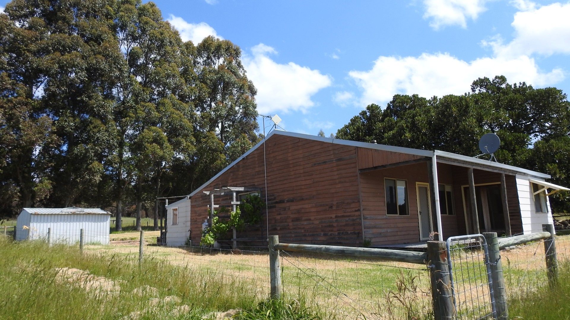 2 bedrooms House in 114 Nuttman Road CHAPMAN HILL WA, 6280