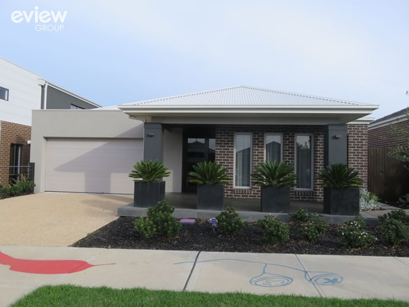 14 Lineham Drive, Cranbourne East VIC 3977