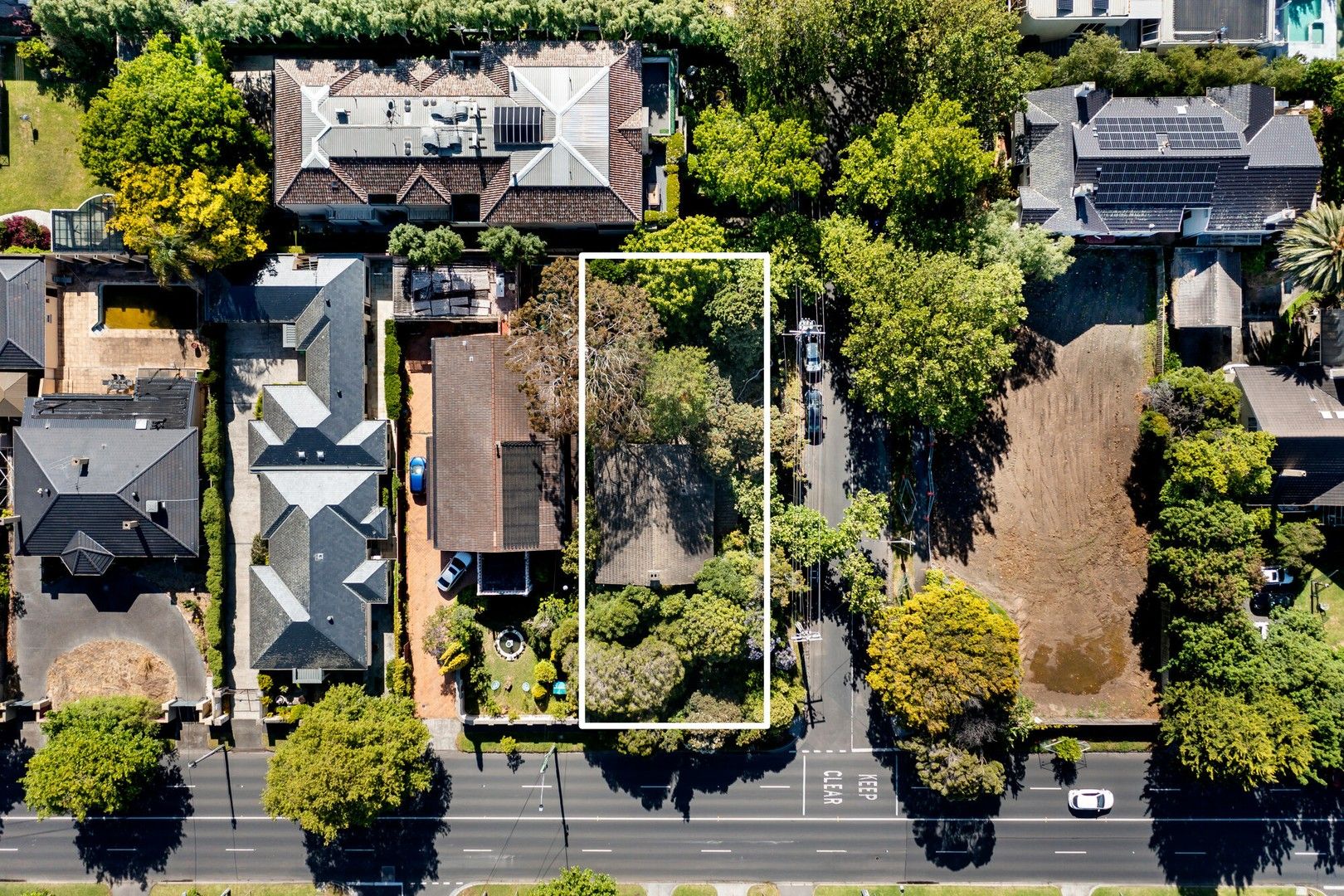 4 bedrooms House in 1A Chatsworth Ave BRIGHTON VIC, 3186
