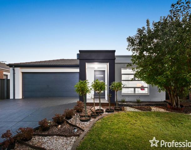 90 Hatchlands Drive, Deer Park VIC 3023