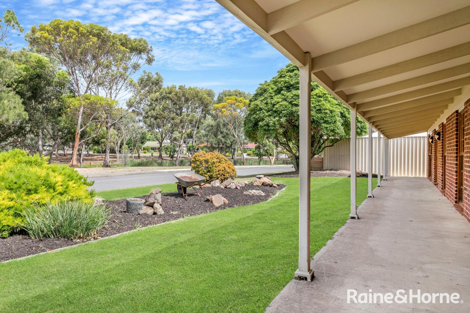 2 Leonore Close, Reynella East SA 5161, Image 1