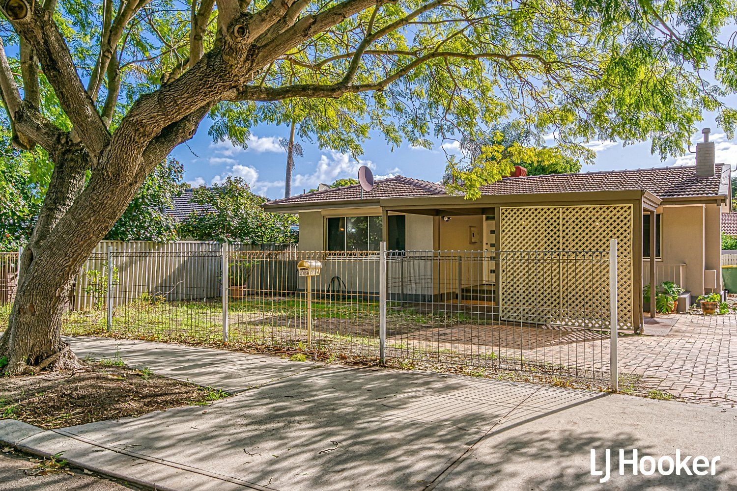 3 bedrooms House in 76A Bull Creek Road ROSSMOYNE WA, 6148
