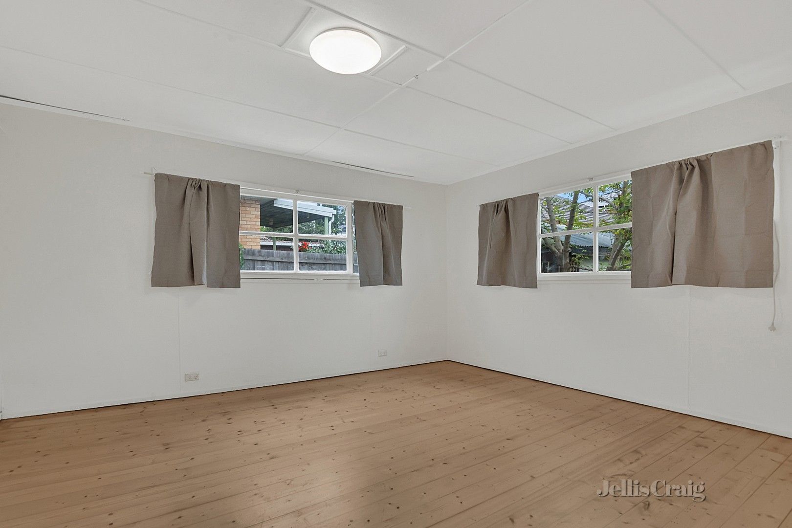 33 Brentwood Avenue, Pascoe Vale South VIC 3044, Image 1