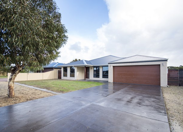 11 Cannes Parade, Castletown WA 6450