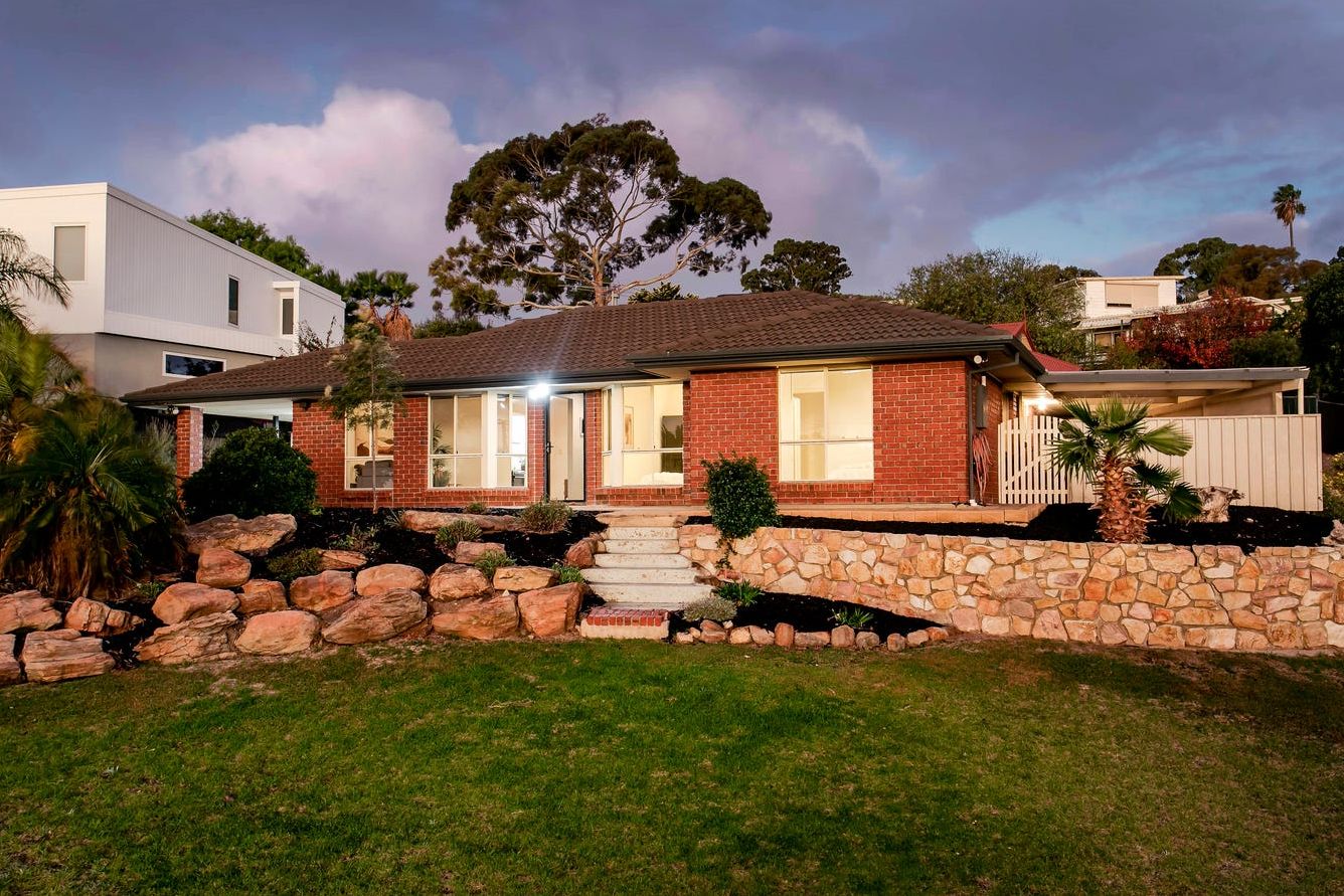 3 bedrooms House in 28 Dudley Cres MARINO SA, 5049