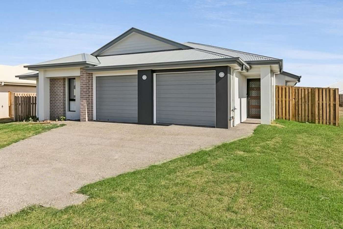 25B Monarch Street, Rosewood QLD 4340 Duplex For Rent 320 Domain