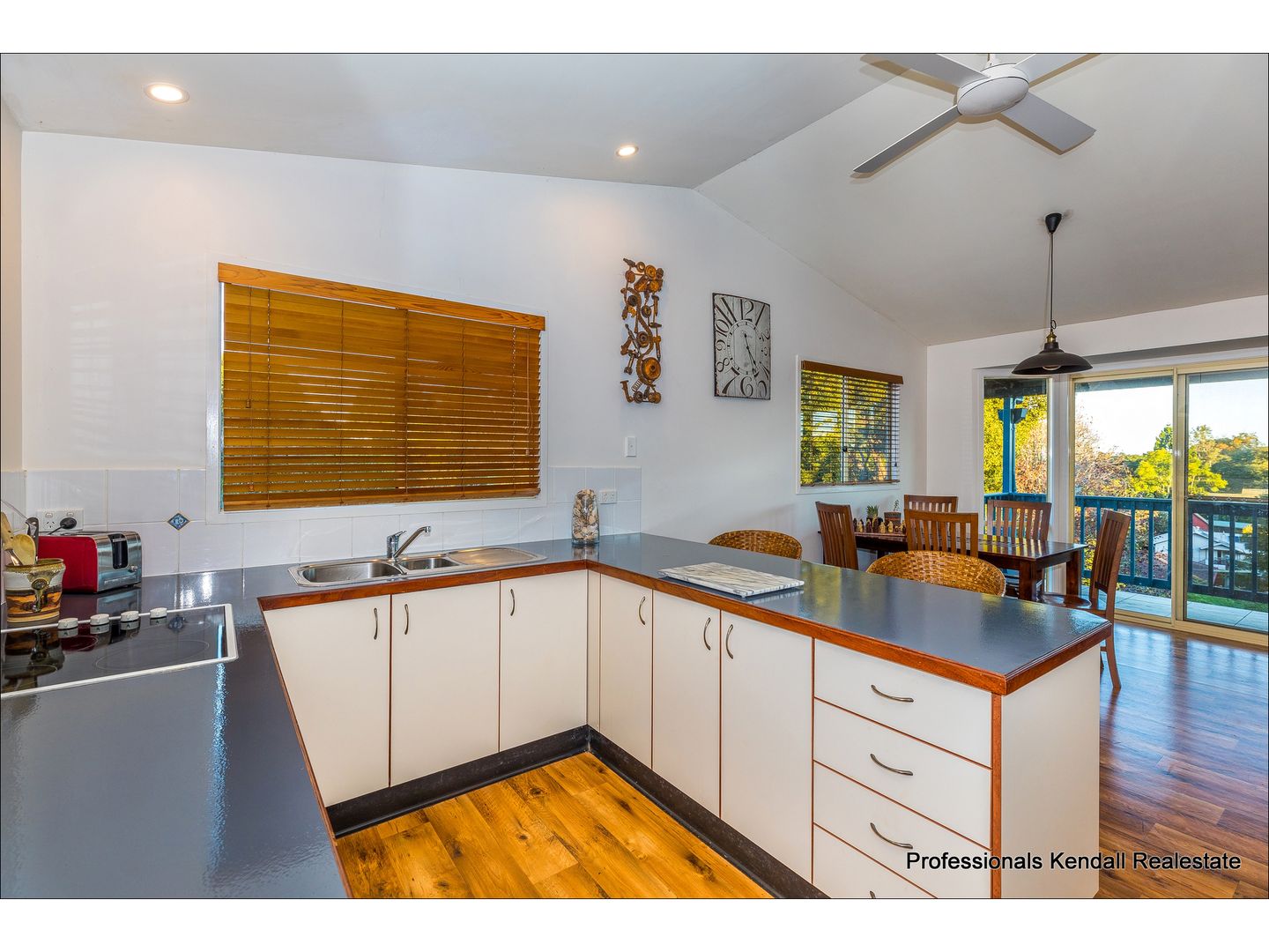 70 Pacific Parade, Tamborine Mountain QLD 4272, Image 2