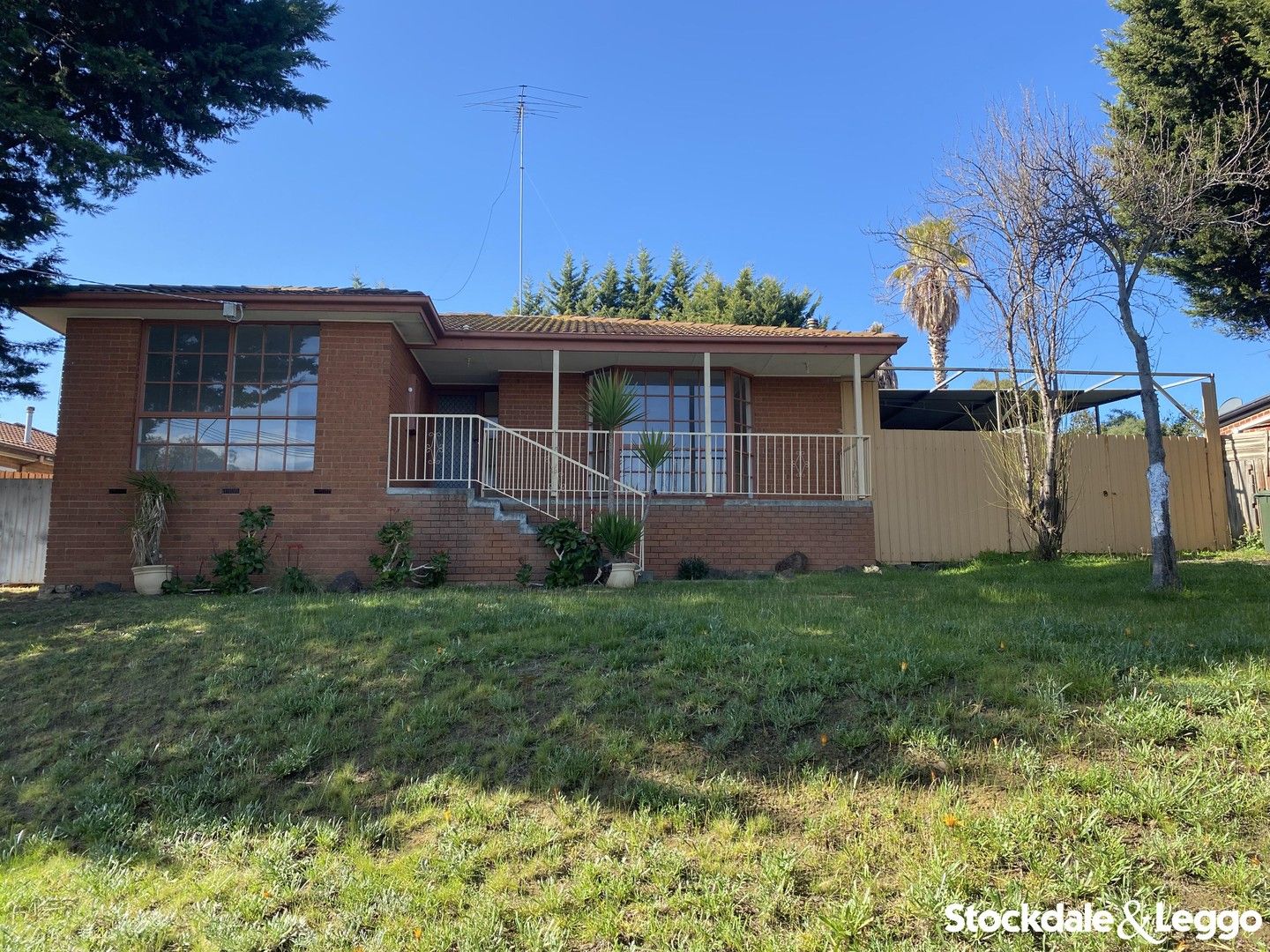 3 bedrooms House in 199 Erinbank Crescent ATTWOOD VIC, 3049